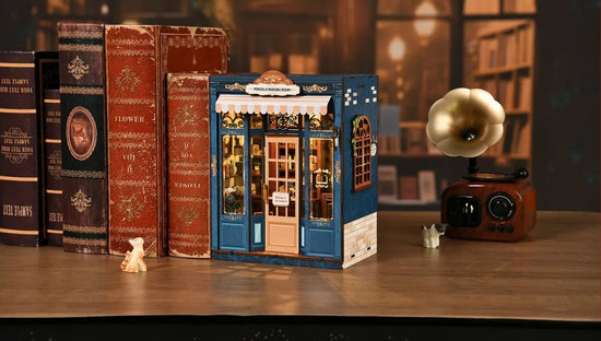 Pergola Reading Room completed miniature display for a bookshelf or desk