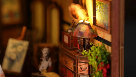 Mondo in una cornice Scena artistica in miniatura illuminata da caldo LED luci